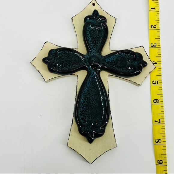 Artisan 3D Layered Ceramic and Wood Crucifix Emerald Green Wall Hanging Cross - Picture 9 of 9